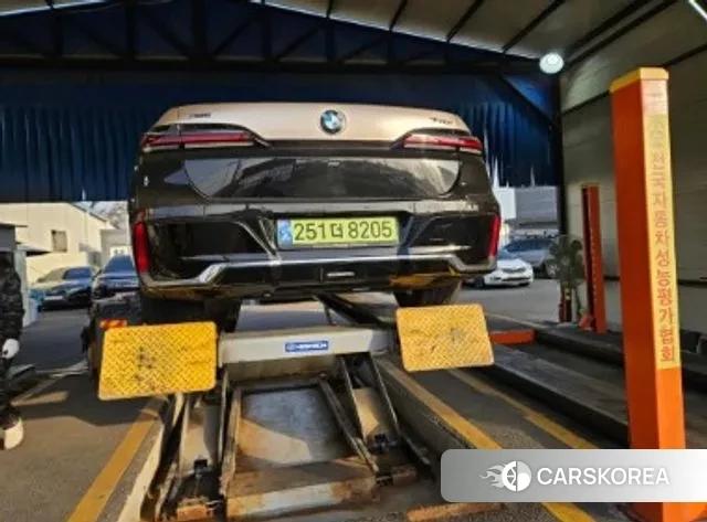 BMW 7 Series (G70) 2024 Черный из Кореи, фото 2