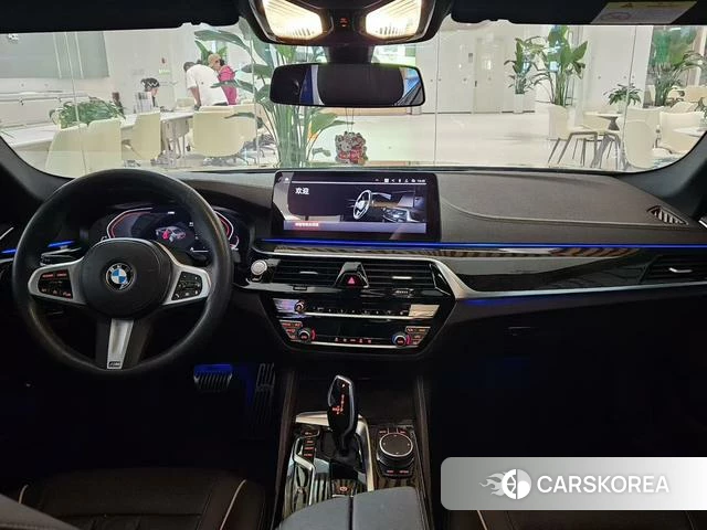 BMW 5 series 2022 Черный из Китая, фото 2