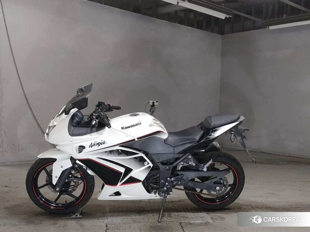 Проданный Kawasaki NINJA 250R 2011 из Японии, фото 2