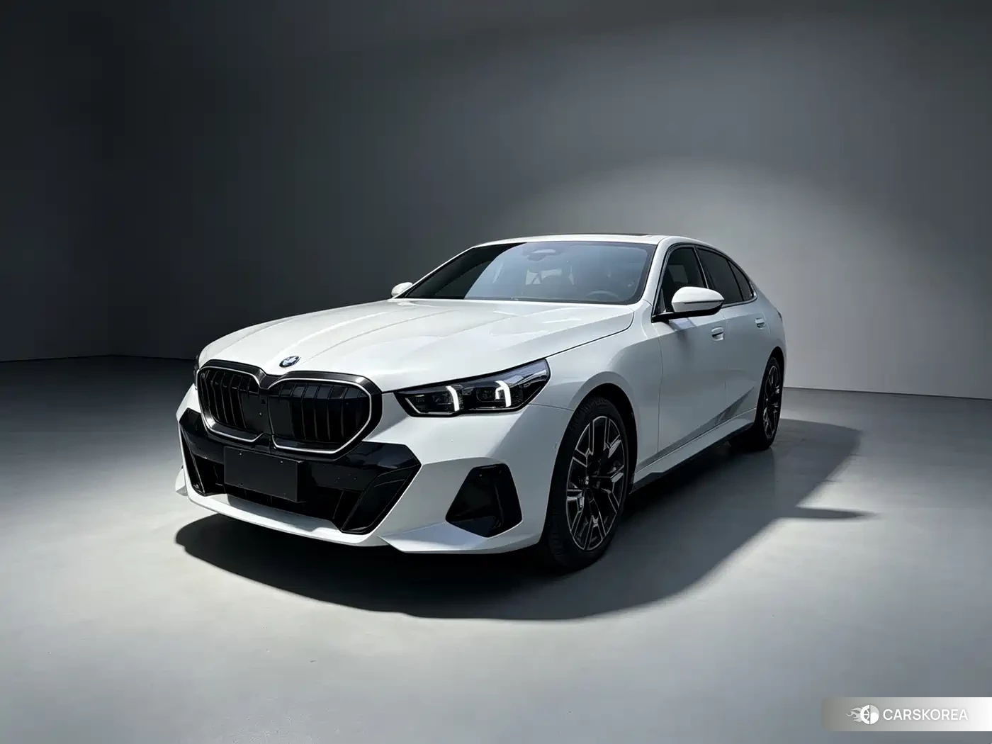 BMW 5 series 2026 Белый из Китая, фото 2