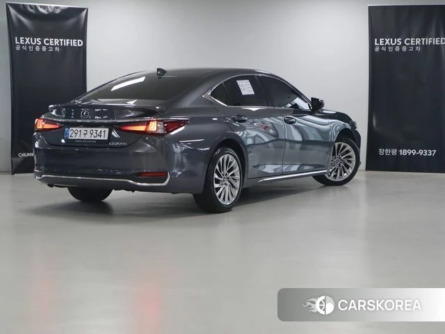 Lexus ES300h 7th generation 2025 Серый из Кореи, фото 5