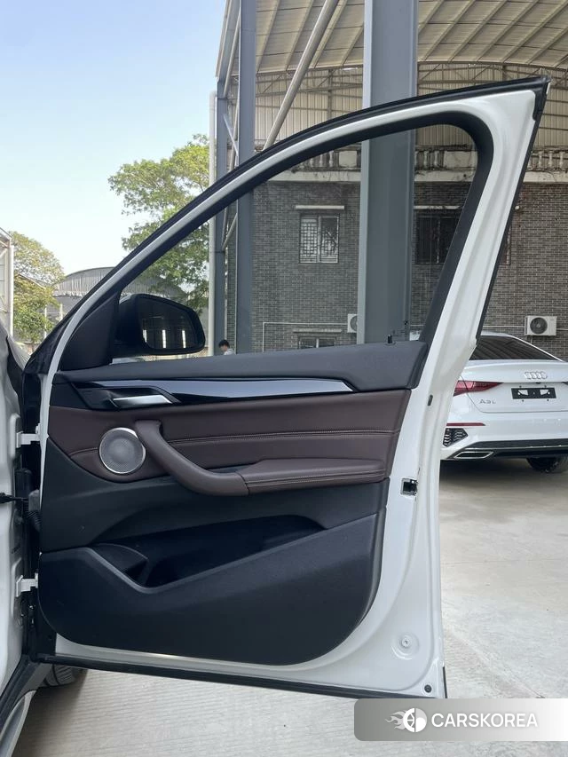 BMW X1 id 4262101 из Китая 12