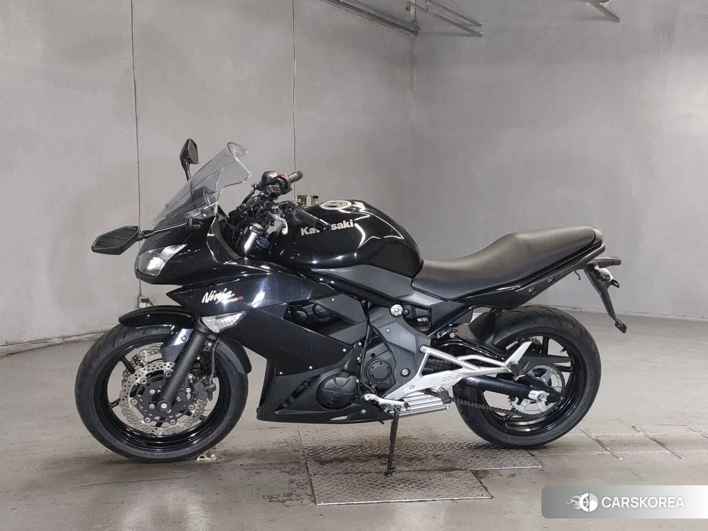 Проданный Kawasaki NINJA 400R 2011 из Японии