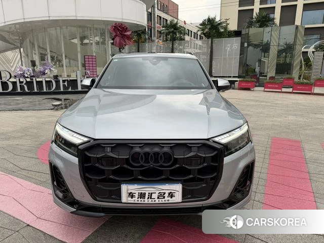 Audi SQ7 2024 Серебристо-серый из Китая, фото 2