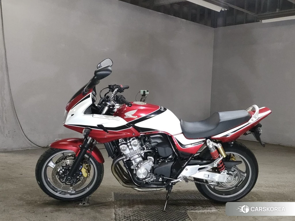 Проданный Honda CB400SF BOLDOR 2011 из Японии