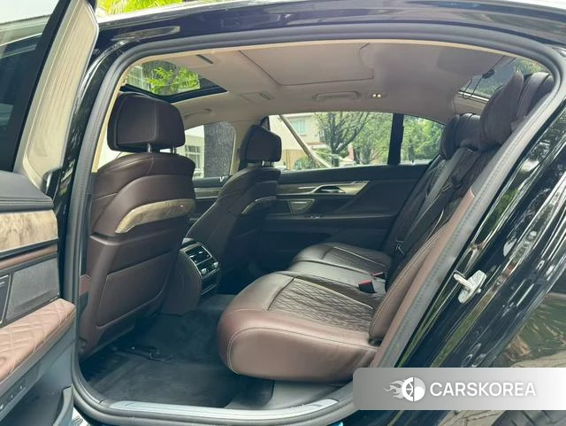BMW 7 series 2021 Черный из Китая, фото 2