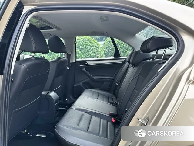 Volkswagen Bora id 4222126 из Китая 11