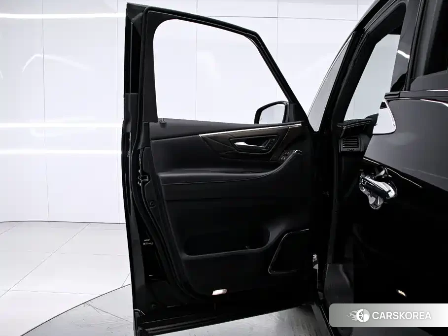 Toyota Elfa id 4685923 из Китая 12