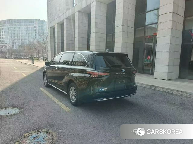 Toyota Saina 2024 Черный из Китая, фото 2