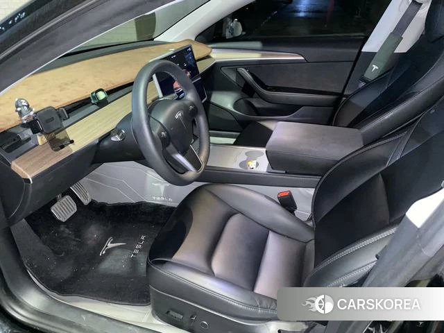 Tesla Model 3 2023 Черный из Китая, фото 2
