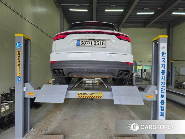 Porsche Cayenne (PO536) 2022 Белый из Кореи, фото 2