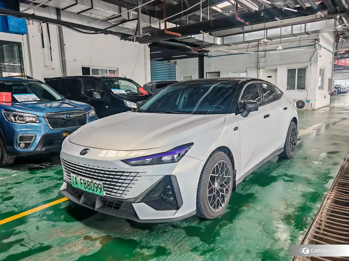 Chang'an UNI-V Smart iDD 2023 Белый из Китая, фото 2