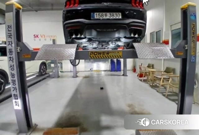 Ford Mustang 7th Generation 2024 Черный из Кореи, фото 2