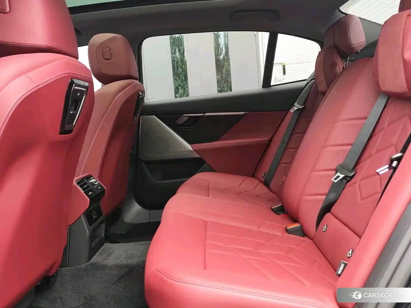 BMW i5 2025 Черный из Китая, фото 2