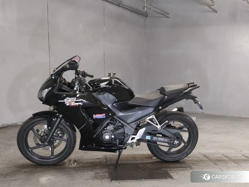 Проданный Honda CBR250R 2015 из Японии, фото 2