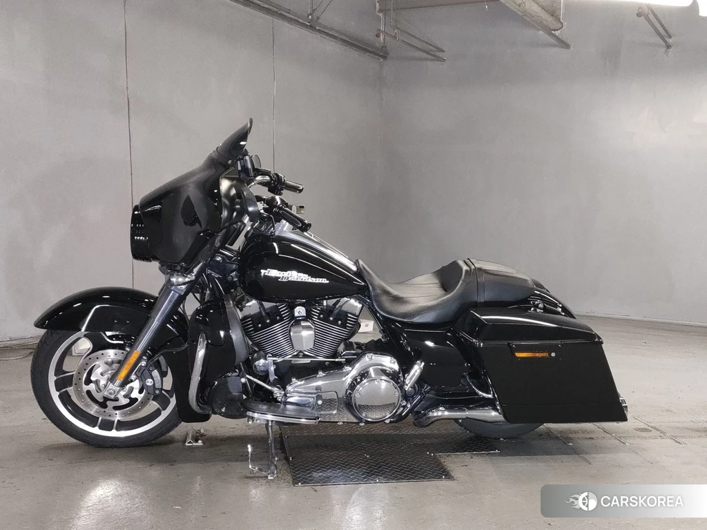 Проданный Harley-Davidson Street Glide FLHX1580 2011 из Японии, фото 2