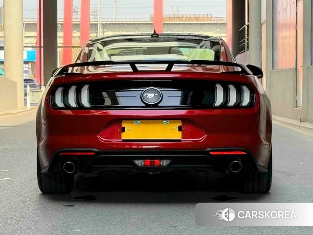 Ford Mustang 2022 Красный из Китая, фото 2