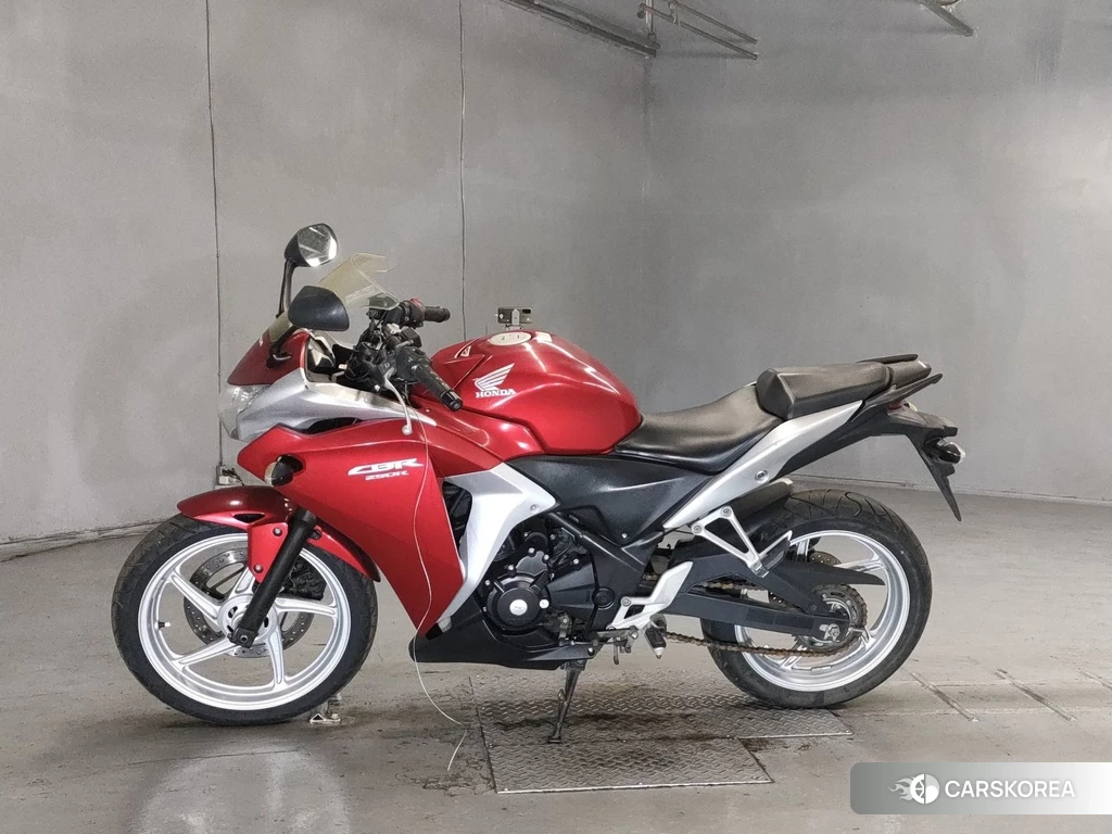 Проданный Honda CBR250R 2011 из Японии