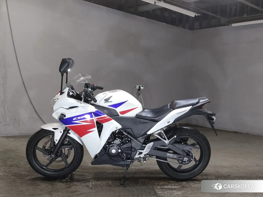 Проданный Honda CBR250R 2013 из Японии