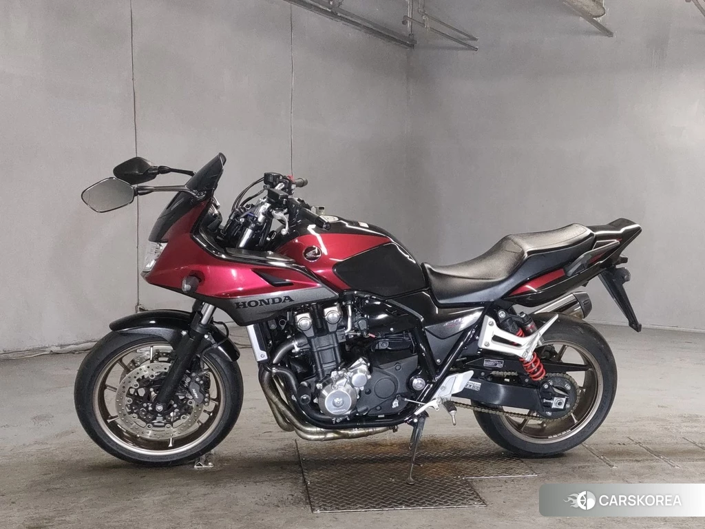Проданный Honda CB1300SF BOLDOR 2015 из Японии, фото 2