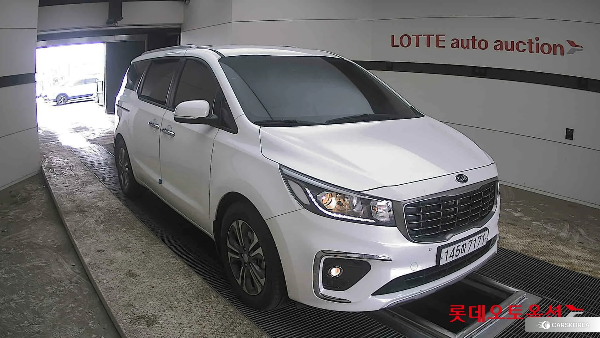 Kia Carnival id 3875740 из Кореи 12