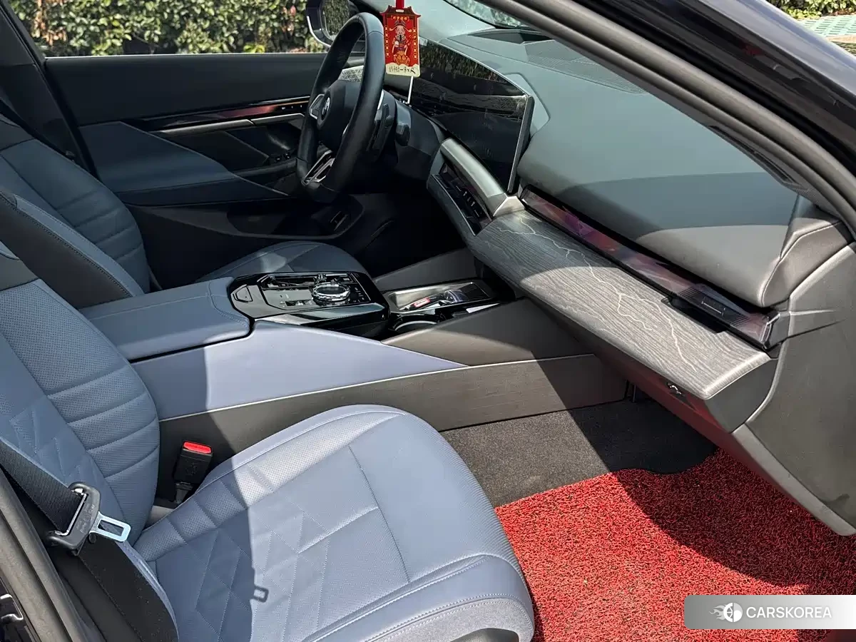 BMW 5 series 2024 Черный из Китая, фото 4