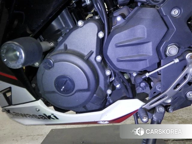Engine photo