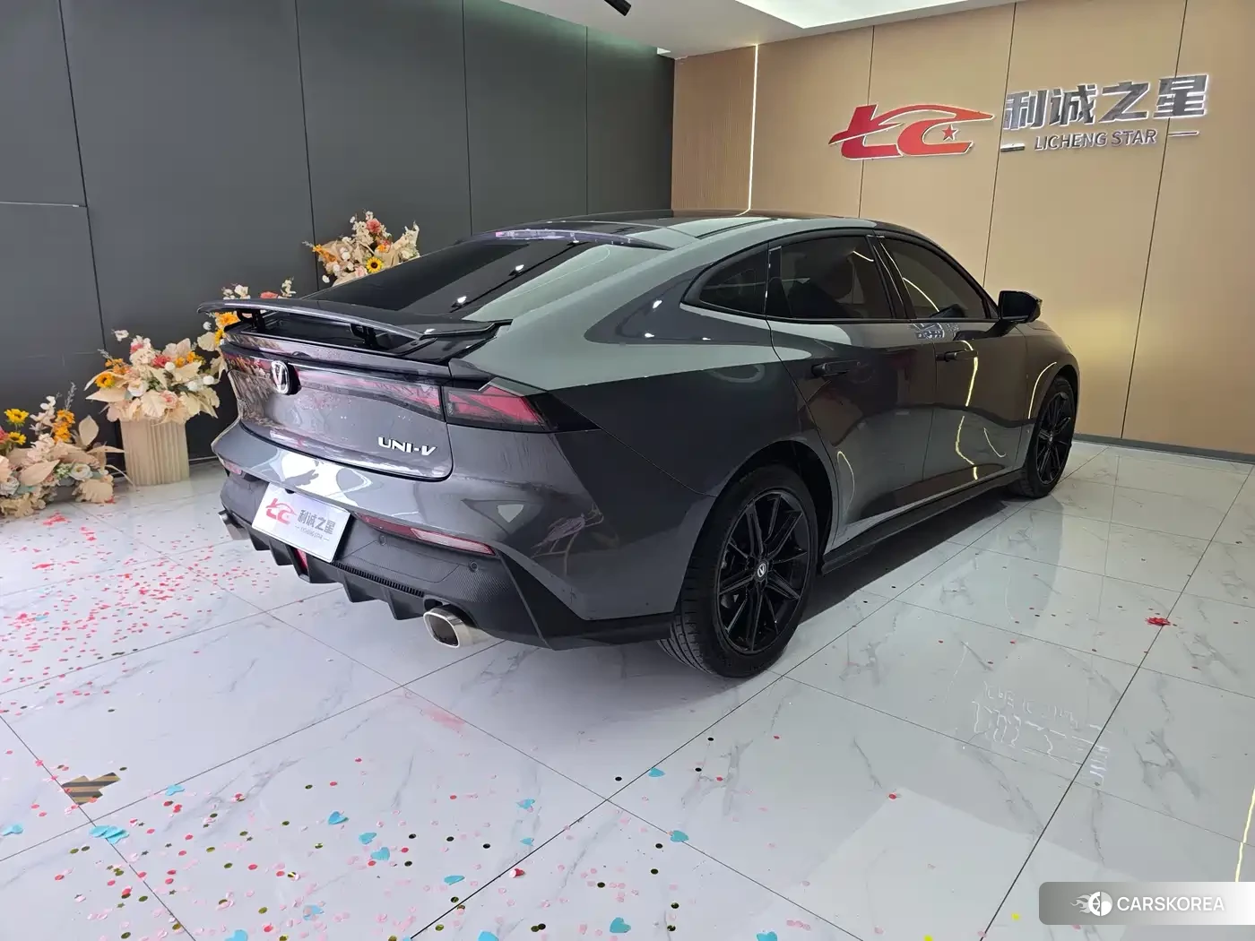 Chang'an Changan UNI-V 2022 Silver/gray из Китая, фото 3
