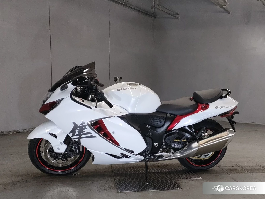 Проданный Suzuki GSX1300R HAYABUSA 2021 из Японии, фото 2
