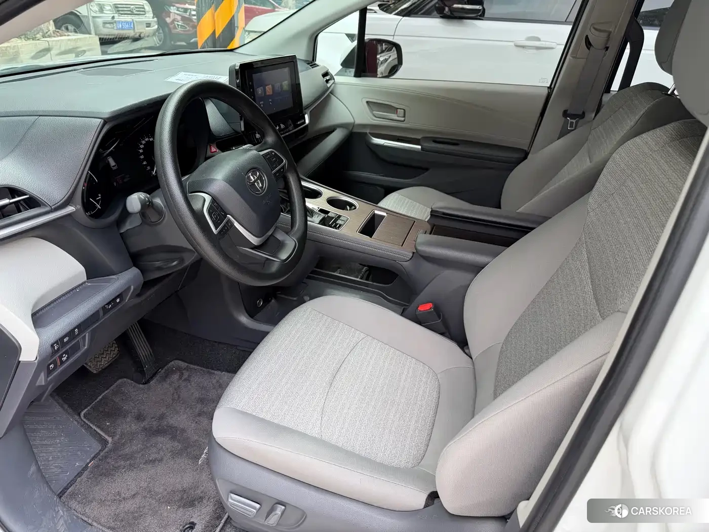 Toyota Sienna 2024 Белый из Китая, фото 2