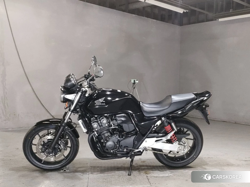 Проданный Honda CB400SF 2019 из Японии