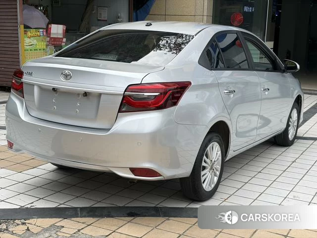 Toyota Vios 2023 Серебристо-серый из Китая, фото 6