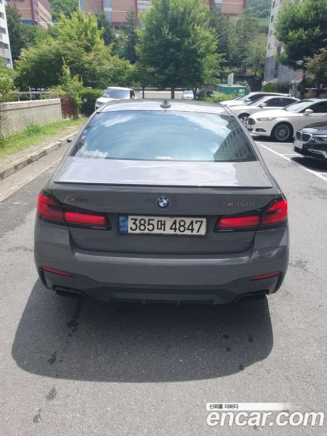 BMW 5 Series (G30) 2020 Светло-серебряный цвет из Кореи, фото 2