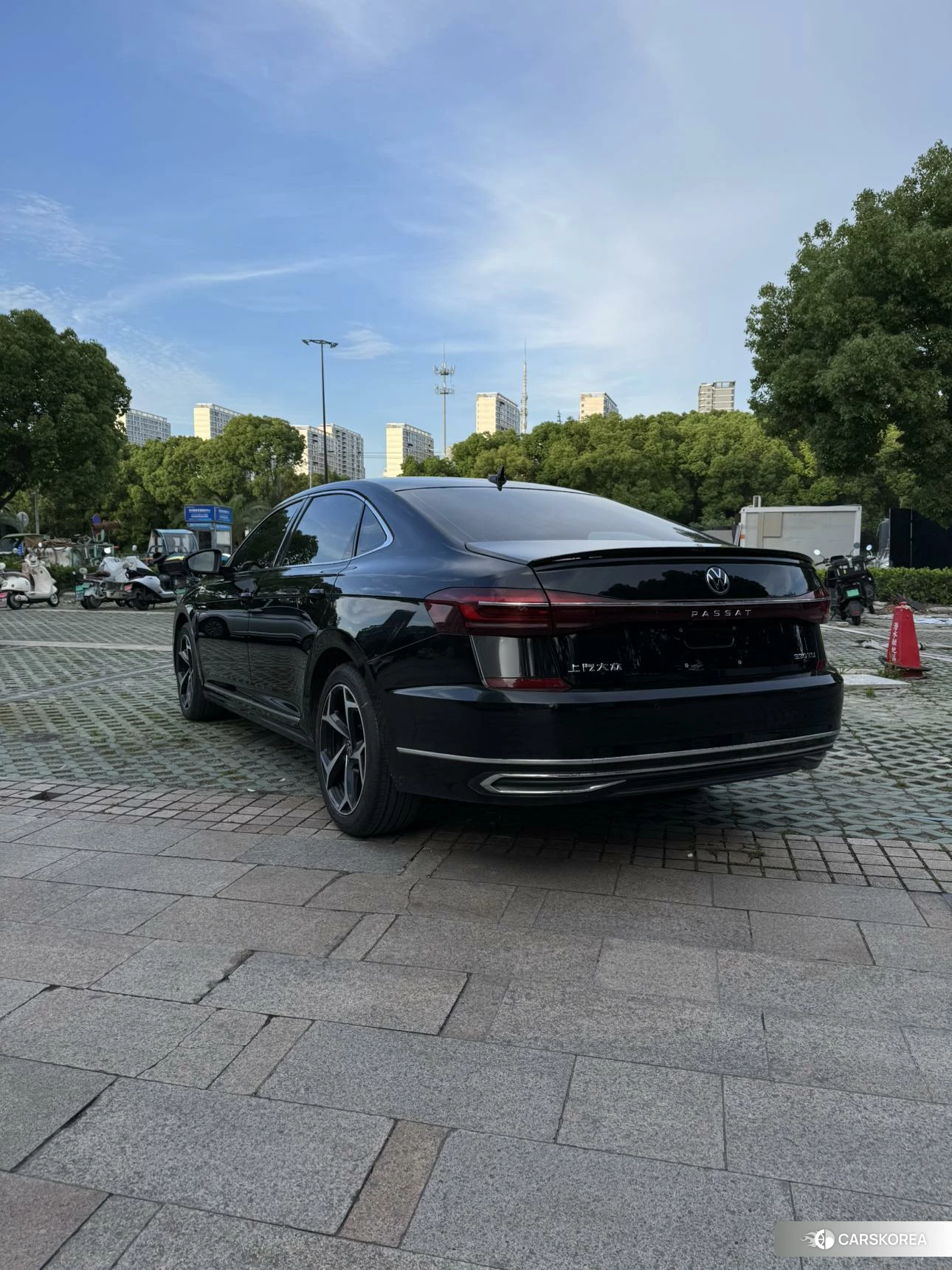 Volkswagen Passat 2023 Черный из Китая, фото 2