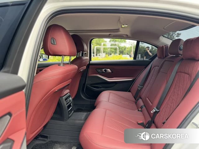 BMW 3 series 2025 Белый из Китая, фото 2