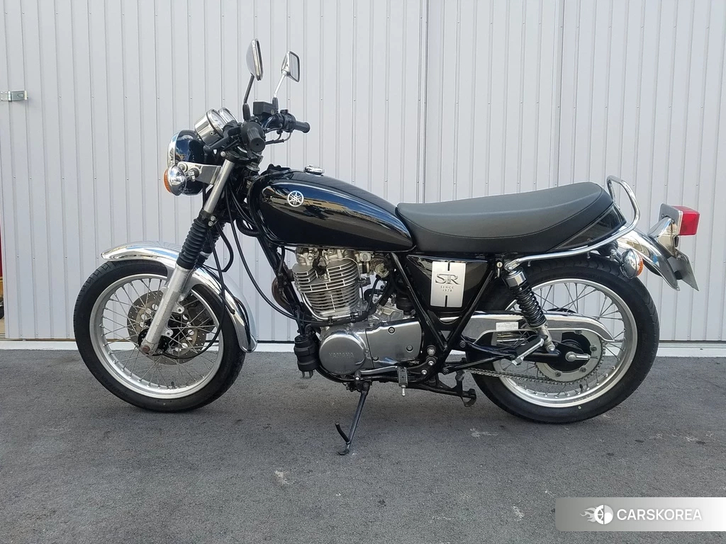 Проданный Yamaha SR 400 2019 из Японии, фото 2