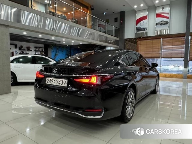 Lexus ES300h 7th generation id 4421824 из Кореи 12