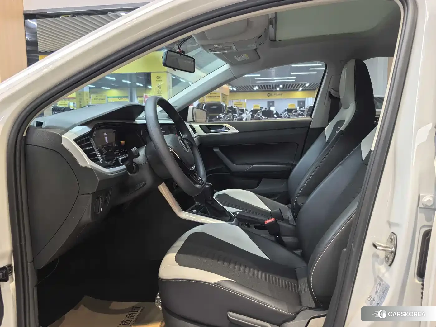 Volkswagen Polo 2024 Белый из Китая, фото 3