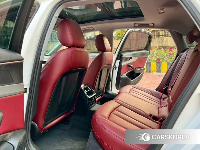 Audi A4L 2019 Белый из Китая, фото 2