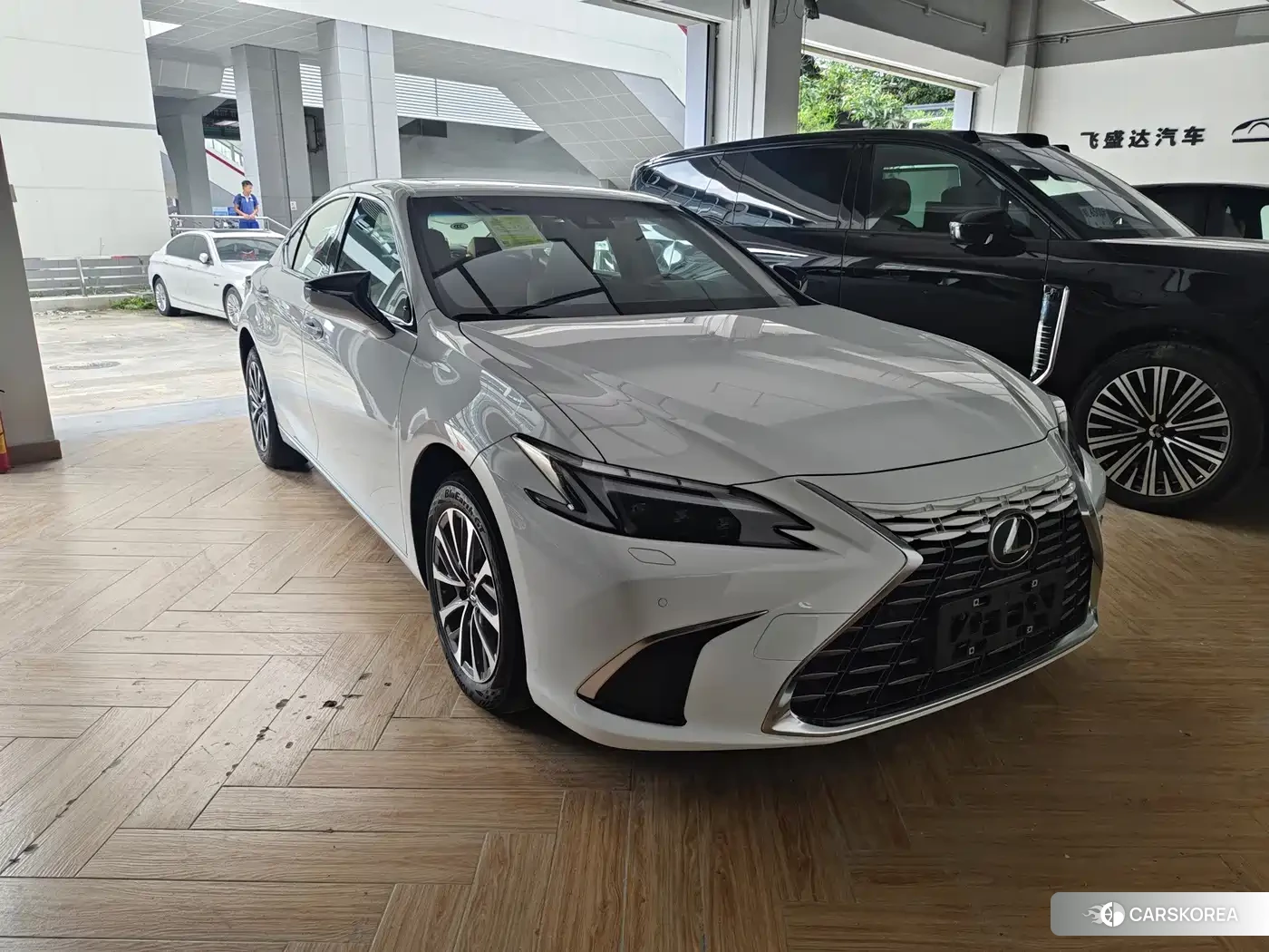 Lexus ES 2026 Белый из Китая, фото 2