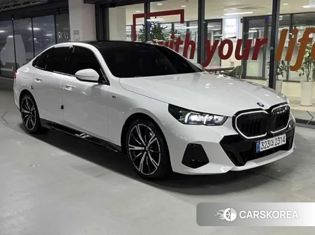 BMW 5 Series (G60) id 3398944 из Кореи 12