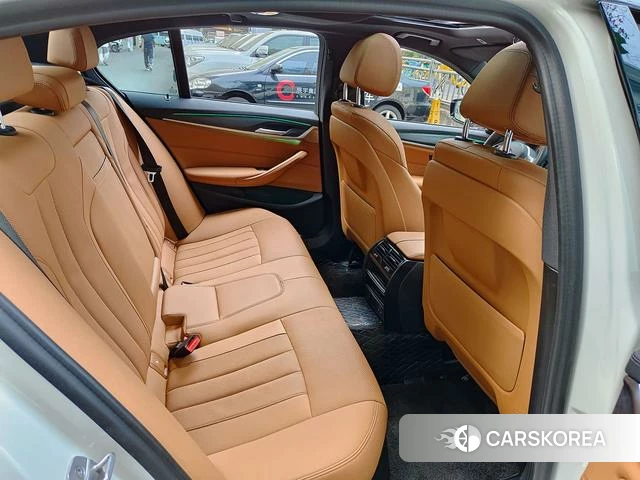 BMW 5 series (imported) 2022 Белый из Китая, фото 2