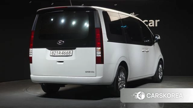 Hyundai Staria 2021 Белый из Кореи, фото 2