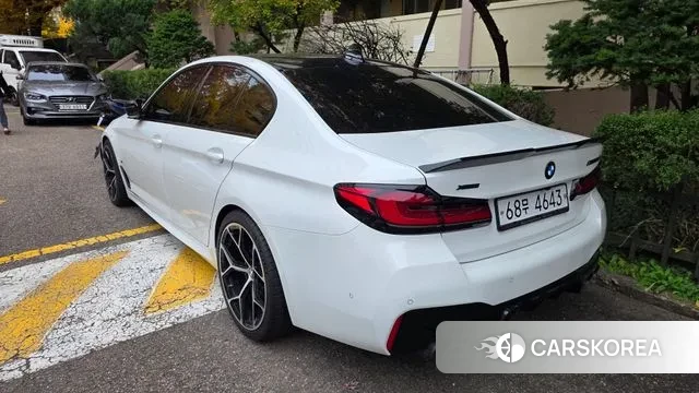 BMW 5 Series (G30) 2018 Белый из Кореи, фото 2