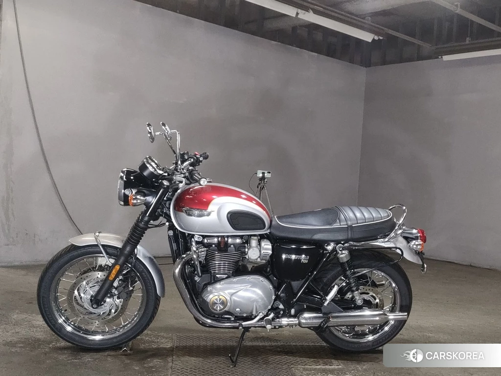 Проданный Triumph BONNEVILLE T120 2016 из Японии, фото 2