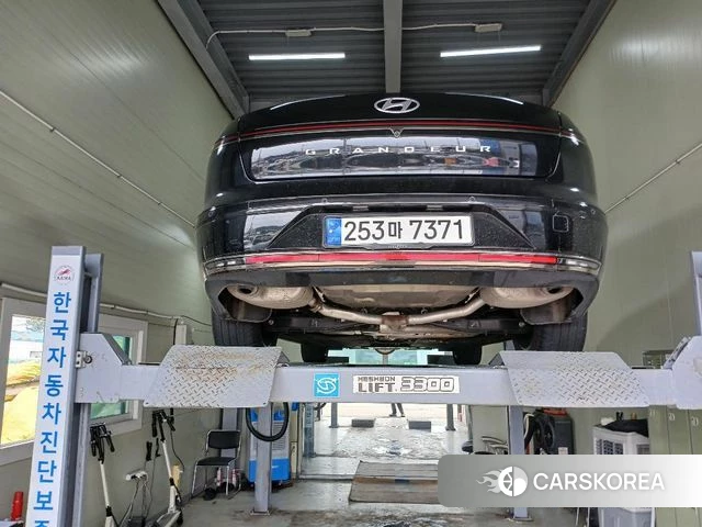 Hyundai Grandeur Hybrid (GN7) 2023 Черный из Кореи, фото 2