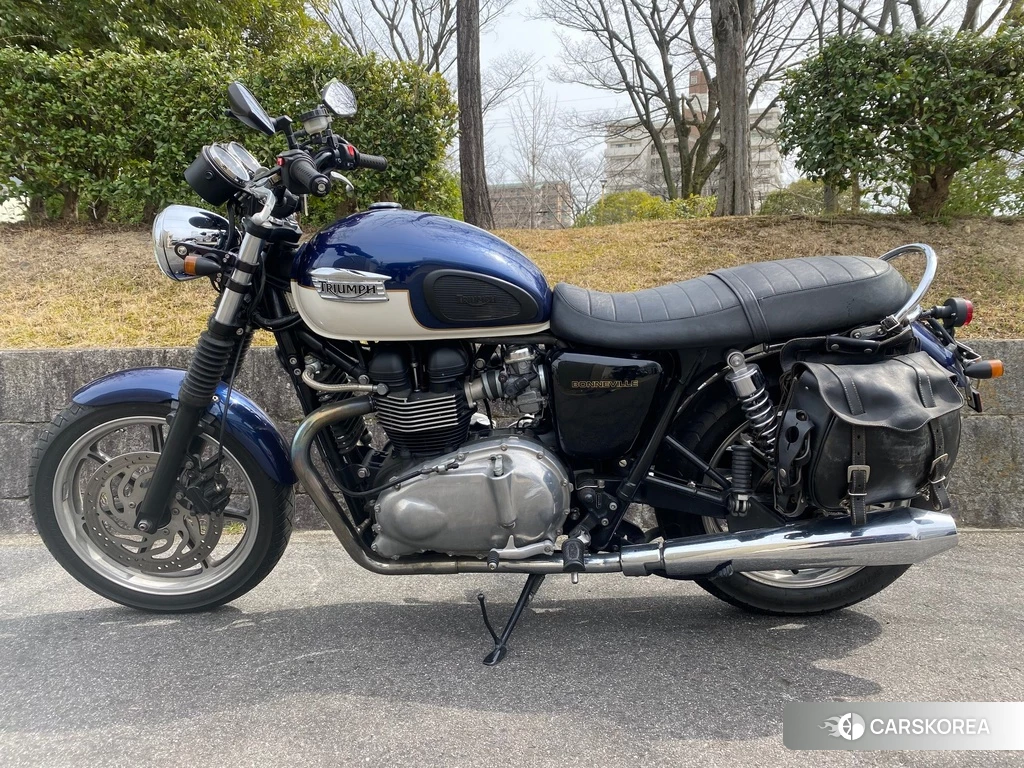 Проданный Triumph BONNEVILLE SE 2011 из Японии, фото 2