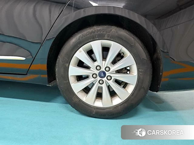 Ford Taurus id 4214119 из Китая 12