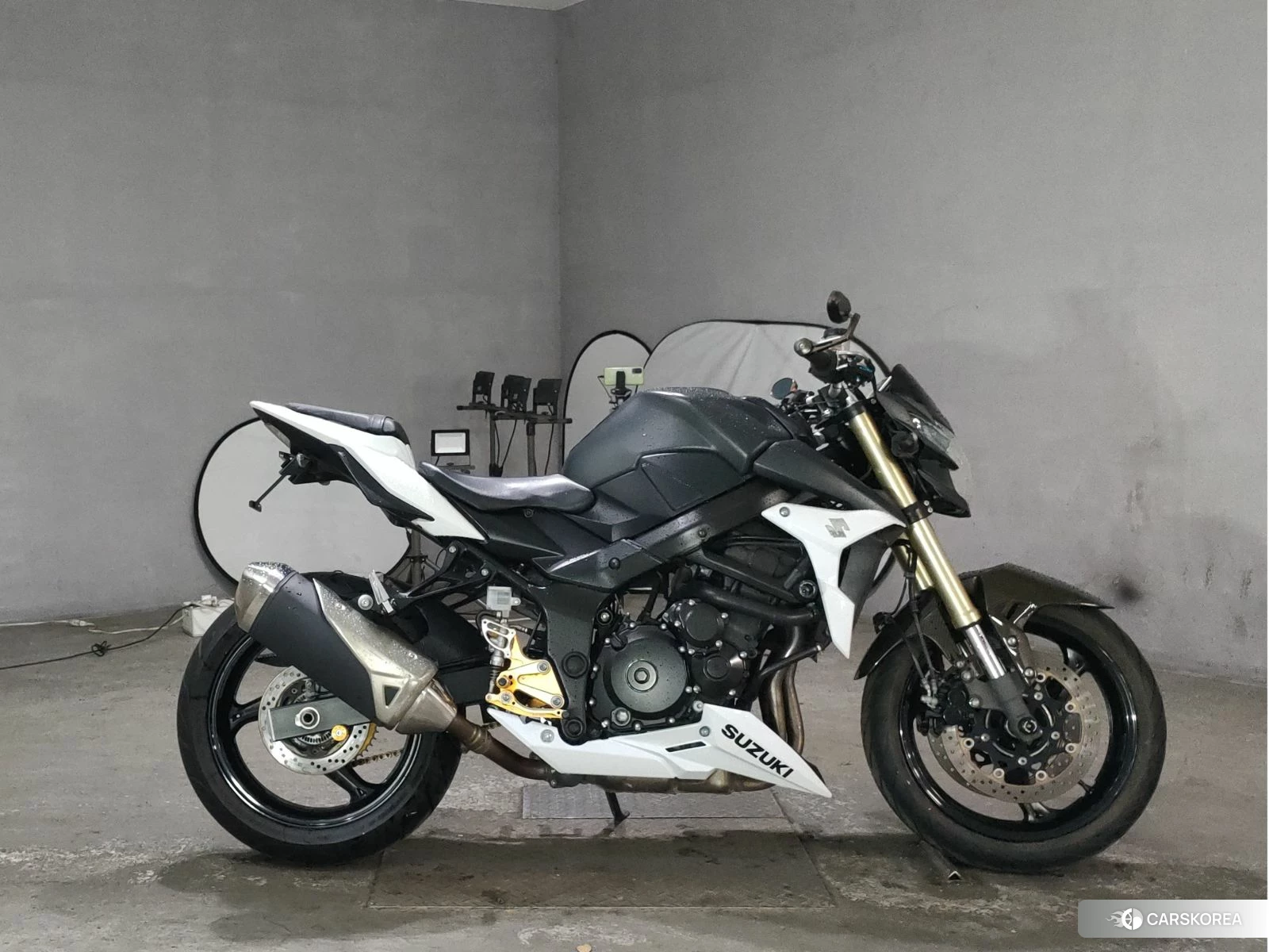 Проданный Suzuki GSR750 id 4193840 из Японии, фото 3