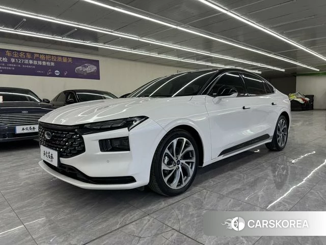 Ford Mondeo 2022 Белый из Китая, фото 2